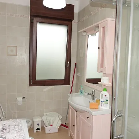 Semesterbostad Casa Quercia Indipendente *